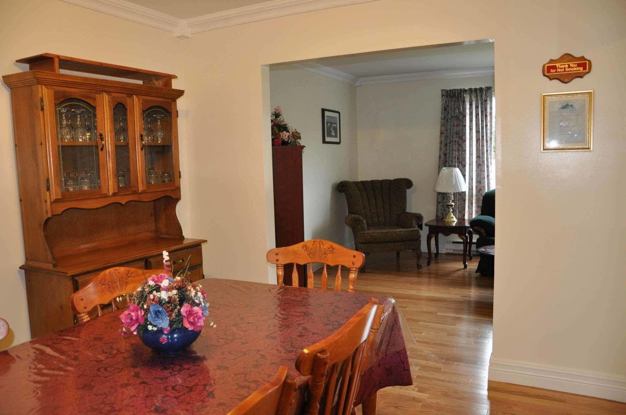 Comerford'S Ocean View Suites Holyrood Exteriör bild